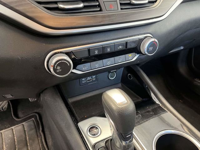 Used 2024 Nissan Altima 2.5 SV image 17