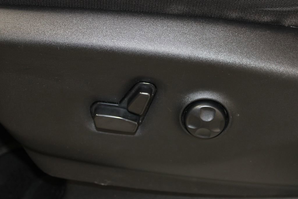 Used 2024 Chrysler Voyager LX FWD image 16