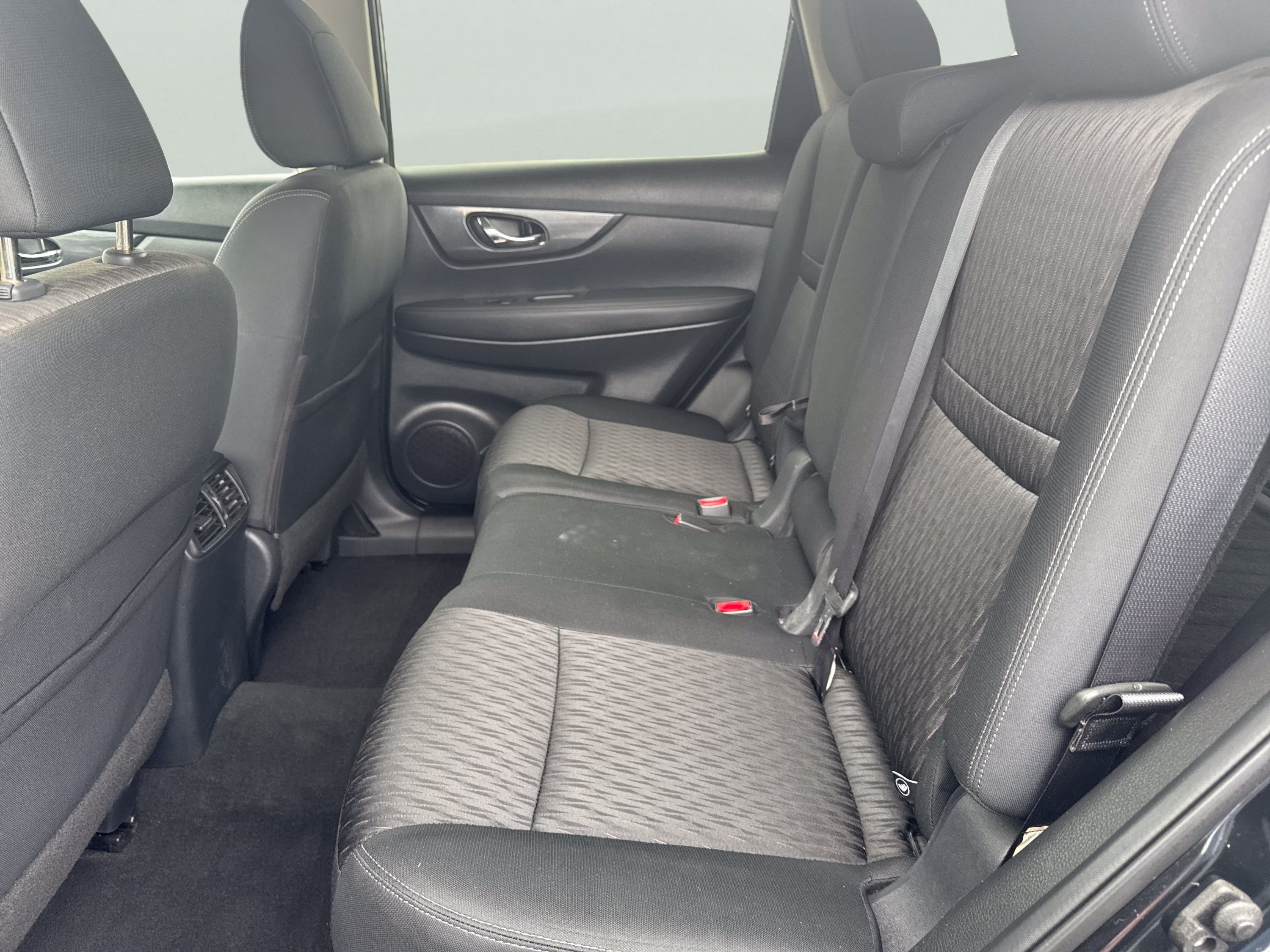 Used 2019 Nissan Rogue SV AWD/4WD image 20