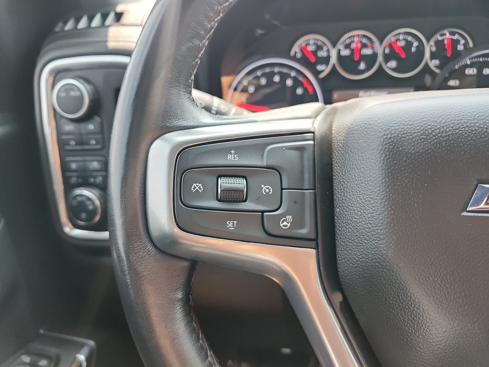 Used 2022 Chevrolet Silverado 1500 RST AWD/4WD image 25