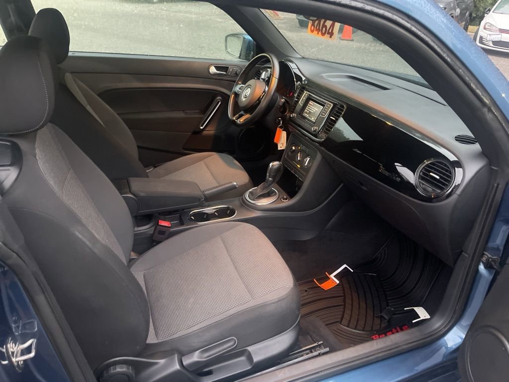 Used 2019 Volkswagen Beetle 2.0T S image 20