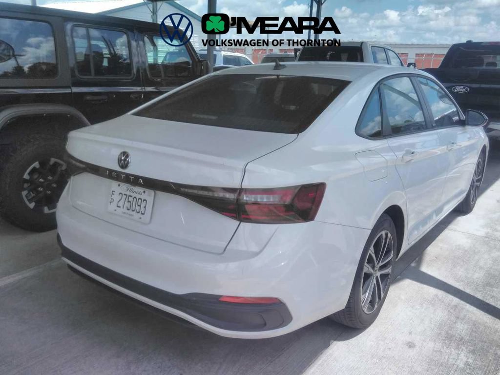 Used 2025 Volkswagen Jetta Sport FWD image 2