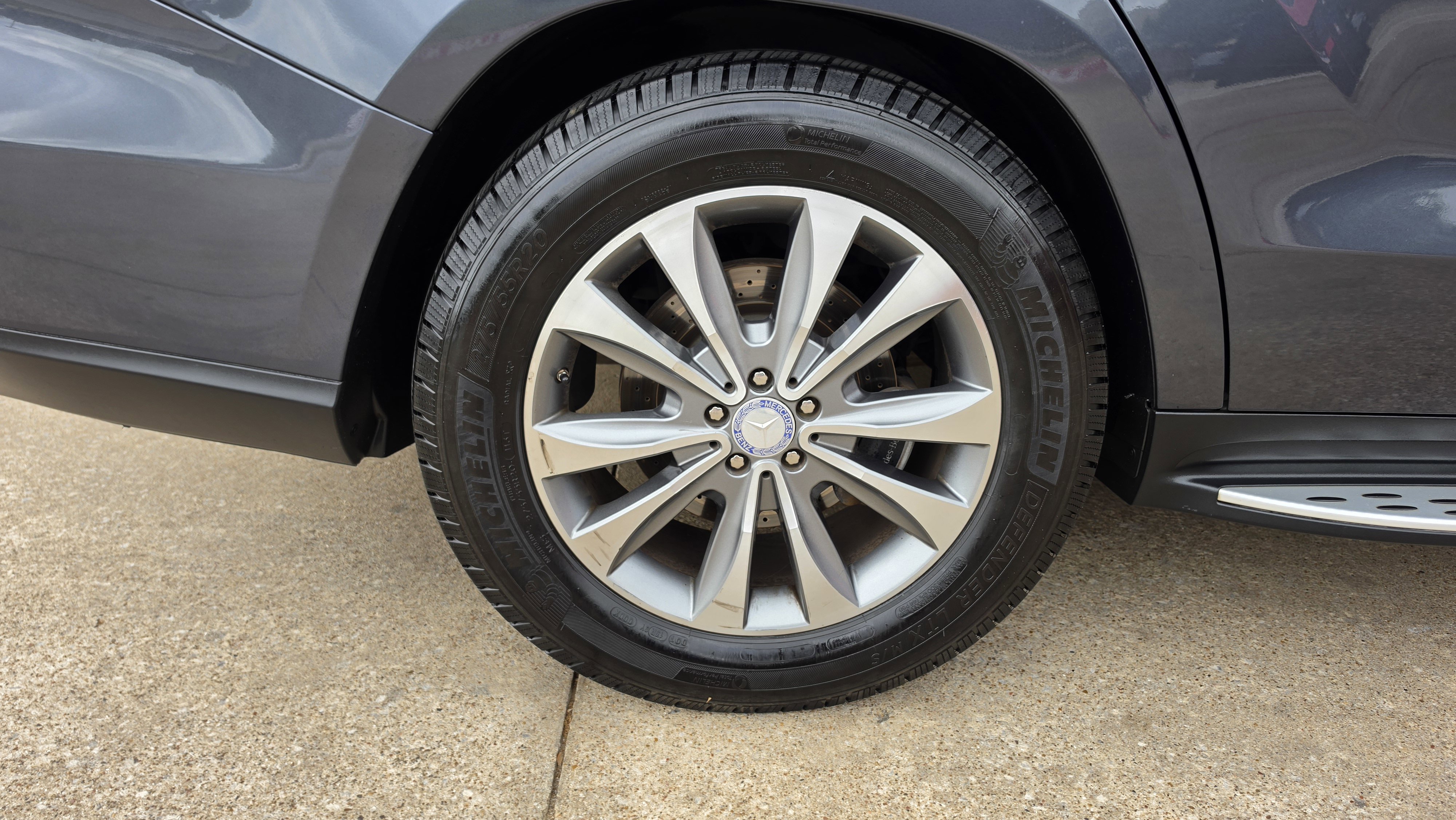 Used 2013 Mercedes-Benz GL 450 4MATIC w/ Premium 1 Pkg image 16