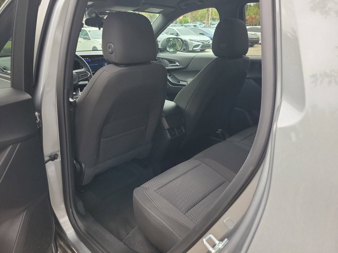 Used 2026 Chevrolet Equinox LT FWD image 8