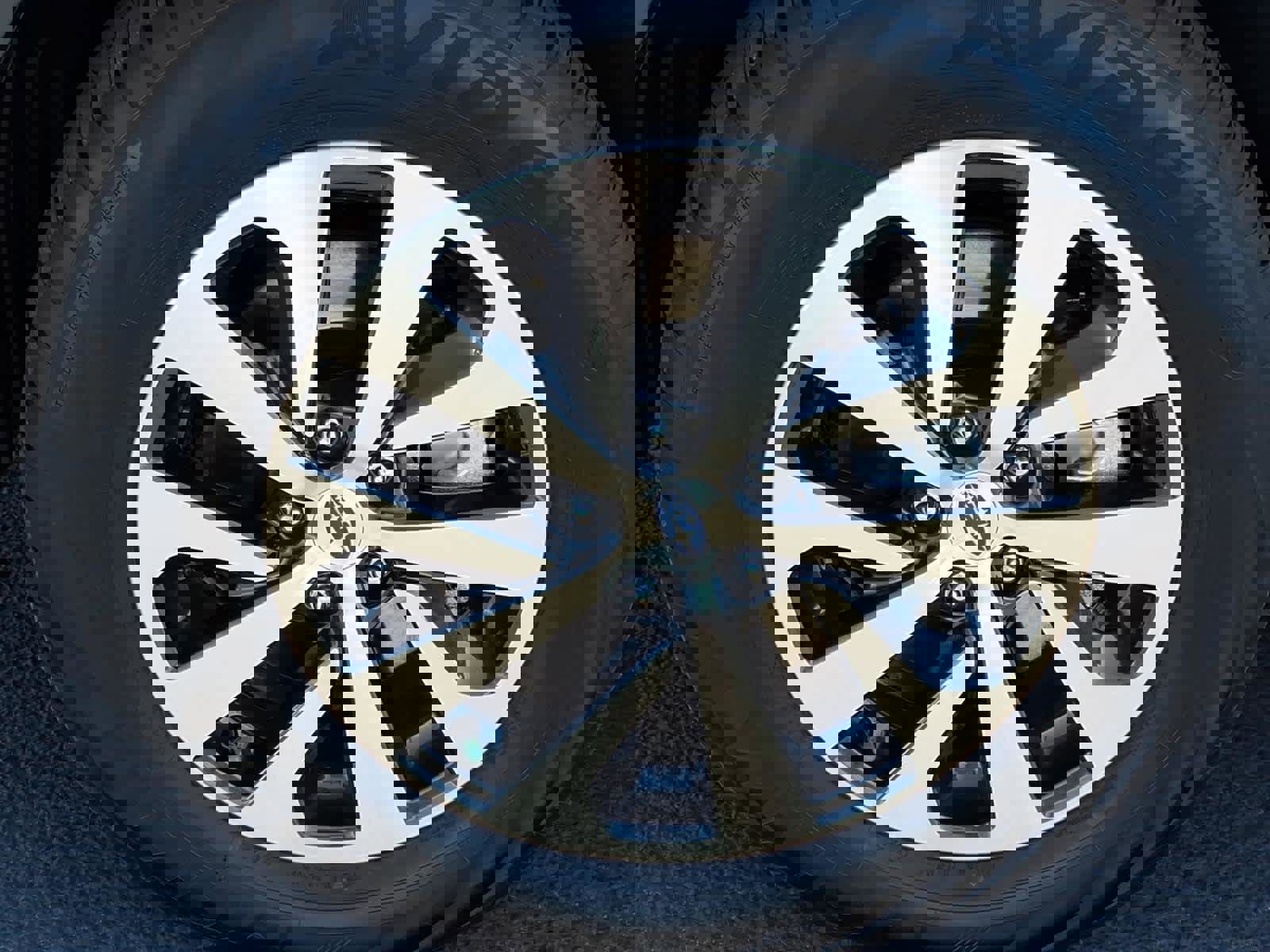 Certified 2025 Subaru Outback Premium w/ Popular Package #1A image 13