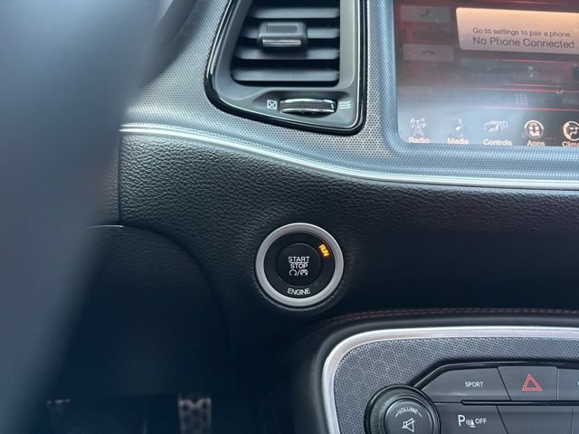 Used 2015 Dodge Challenger R/T Plus RWD image 30