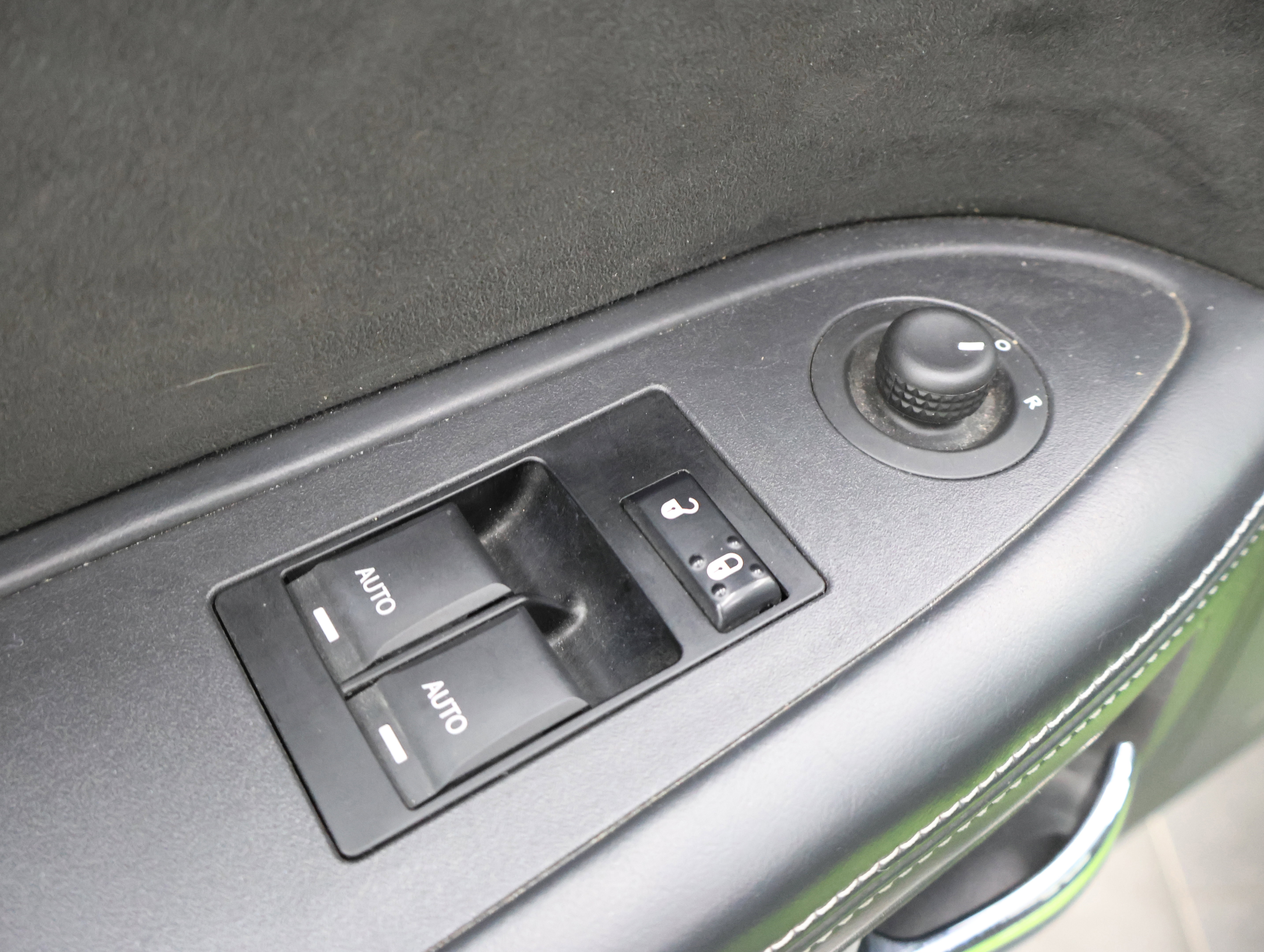 Used 2011 Dodge Challenger SRT8 w/ Green w/Envy Group image 36