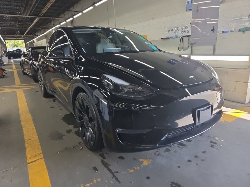 Used 2023 Tesla Model Y Performance AWD/4WD image 3