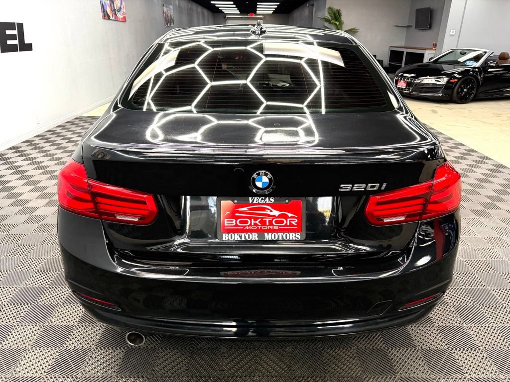 Used 2018 BMW 320i Sedan RWD image 13