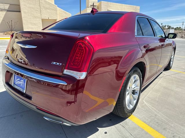 Used 2016 Chrysler 300 Limited w/ Driver Convenience Group image 5