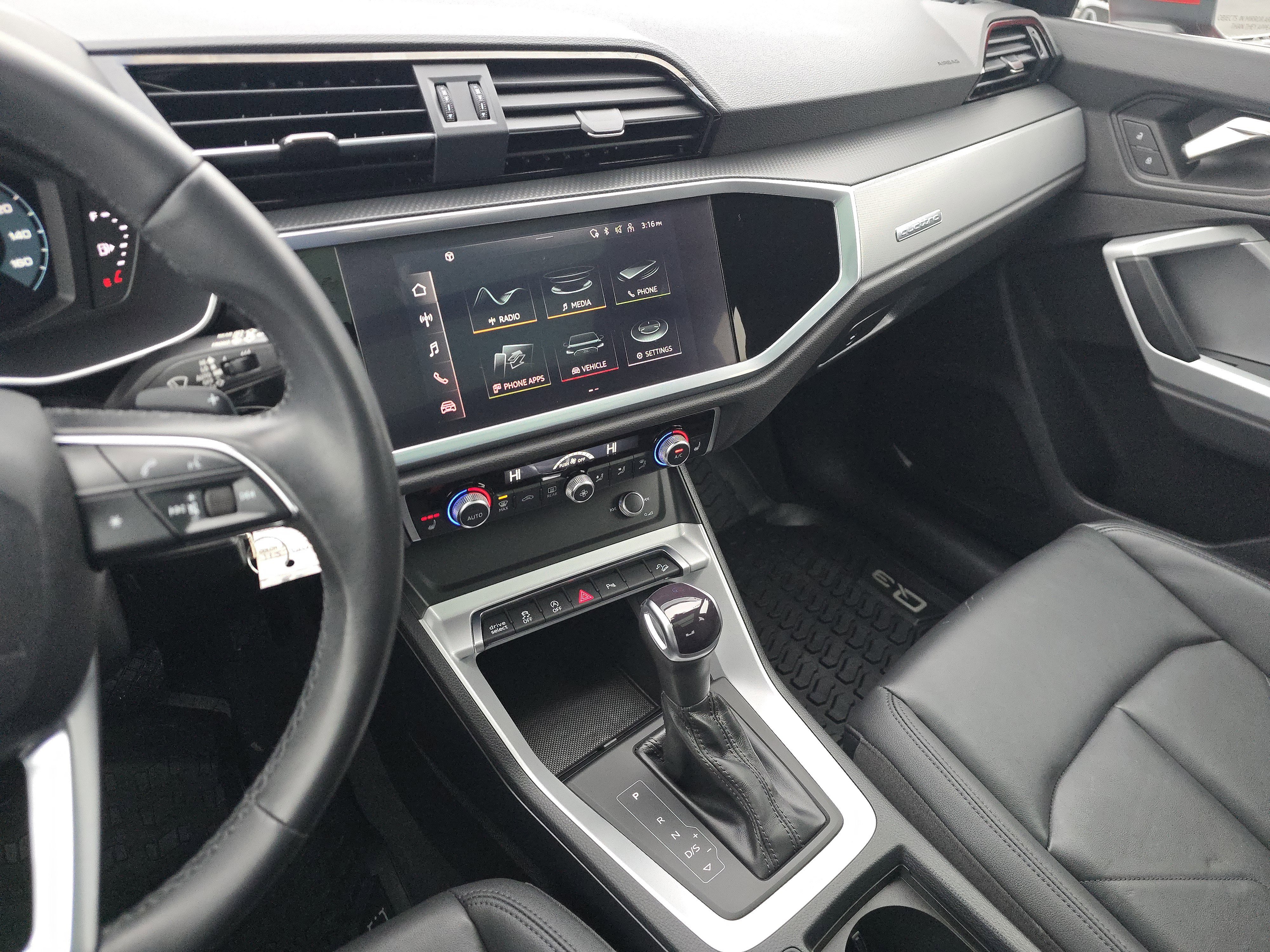 Used 2022 Audi Q3 2.0T Premium image 23