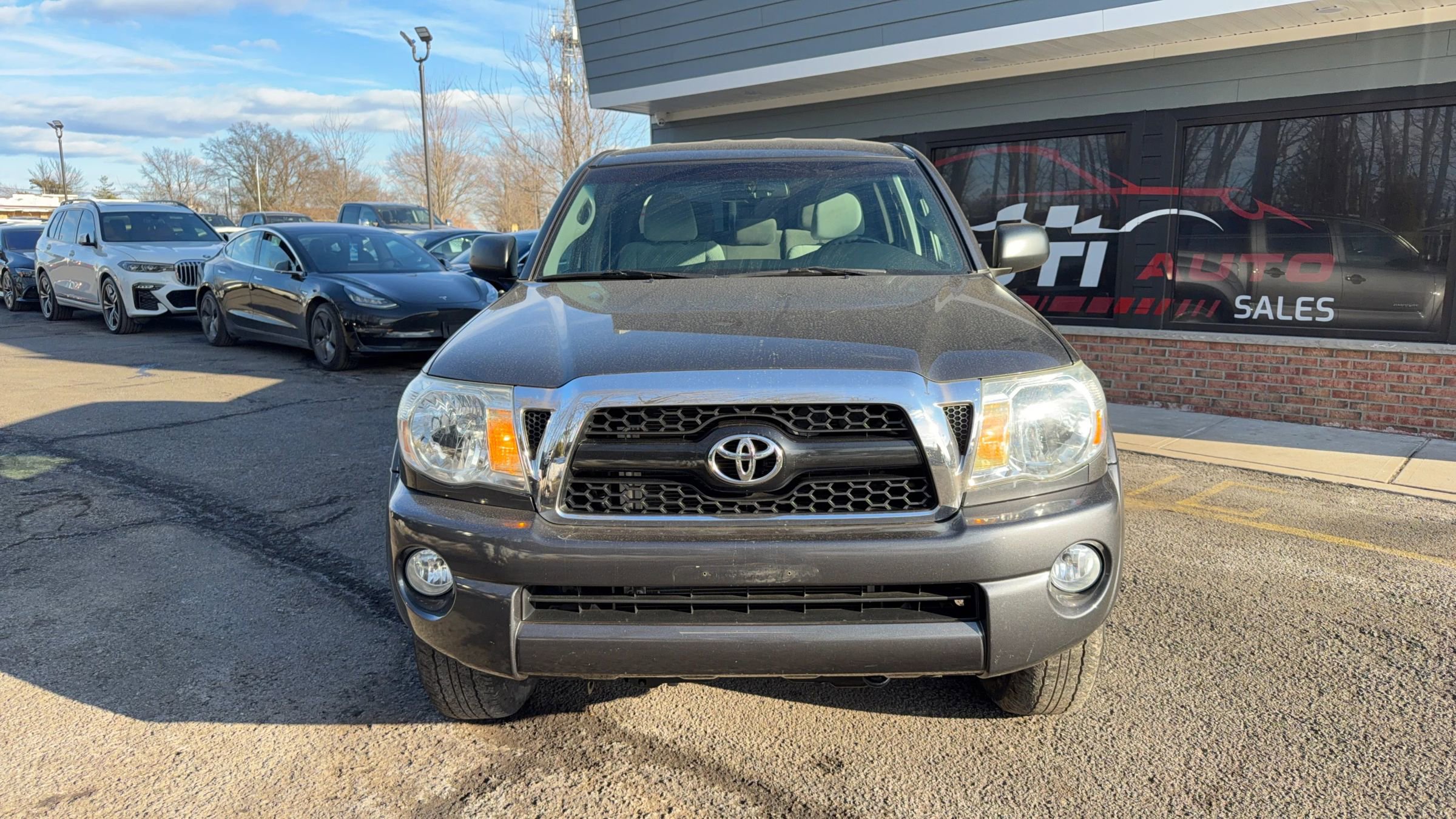 Used 2011 Toyota Tacoma 4x4 Double Cab w/ SR5 Pkg #2 image 2