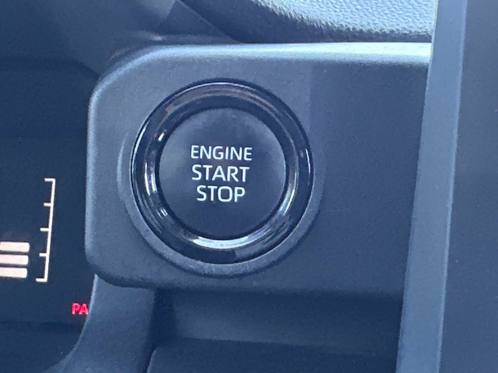 Used 2024 Toyota Tacoma SR5 AWD/4WD image 31