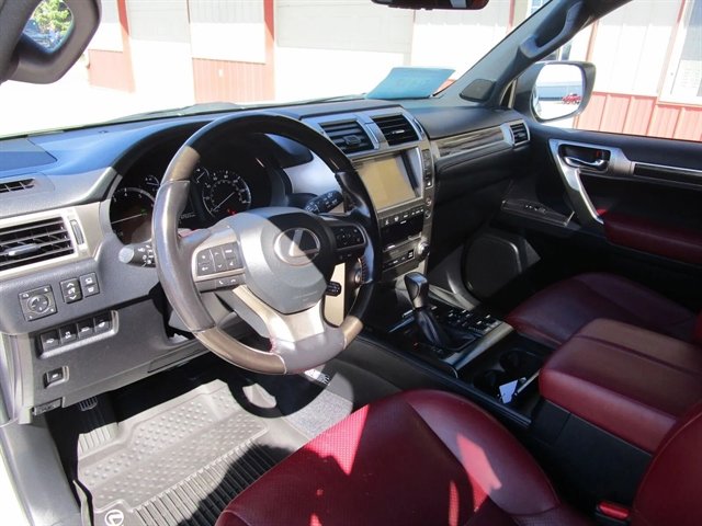 Used 2021 Lexus GX 460 Luxury w/ Off Road Package AWD/4WD image 10