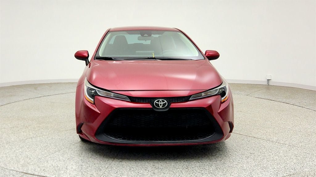 Used 2022 Toyota Corolla LE FWD image 2
