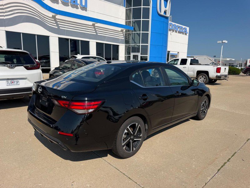 Used 2024 Nissan Sentra SV FWD image 2