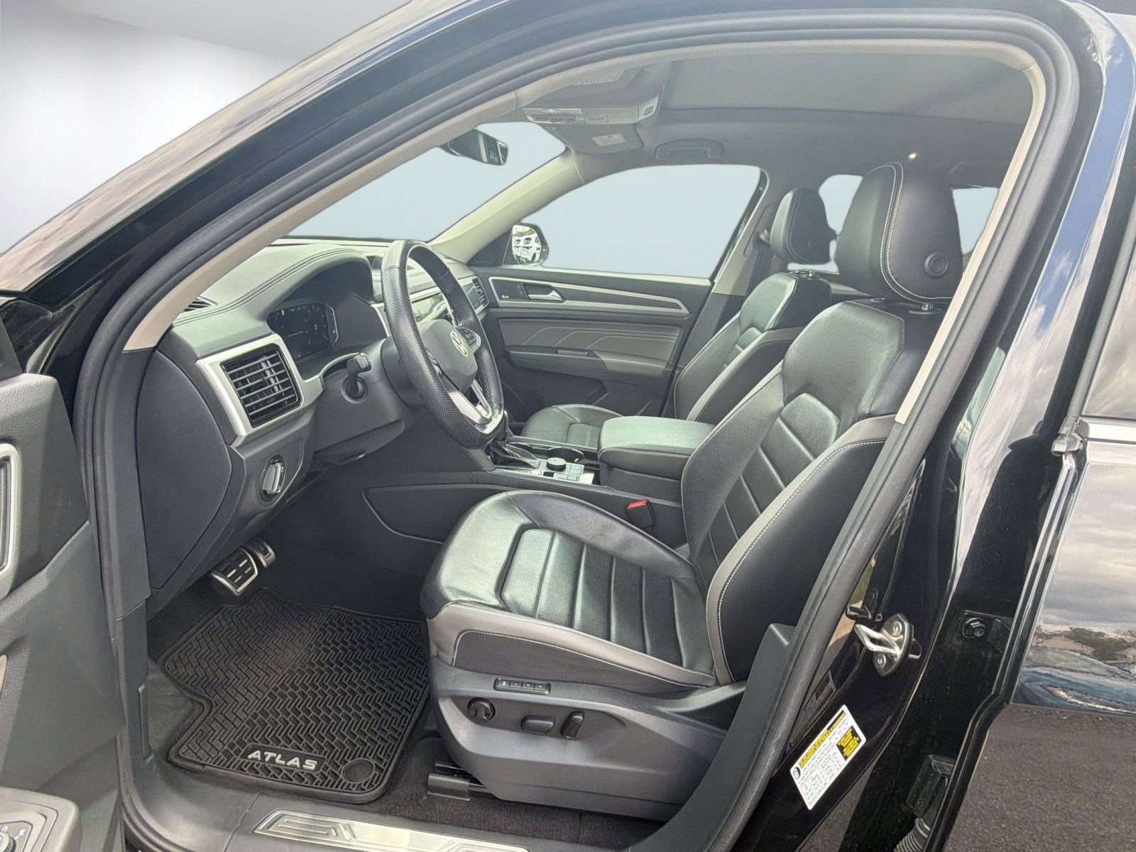 Used 2023 Volkswagen Atlas SEL Premium AWD/4WD image 5