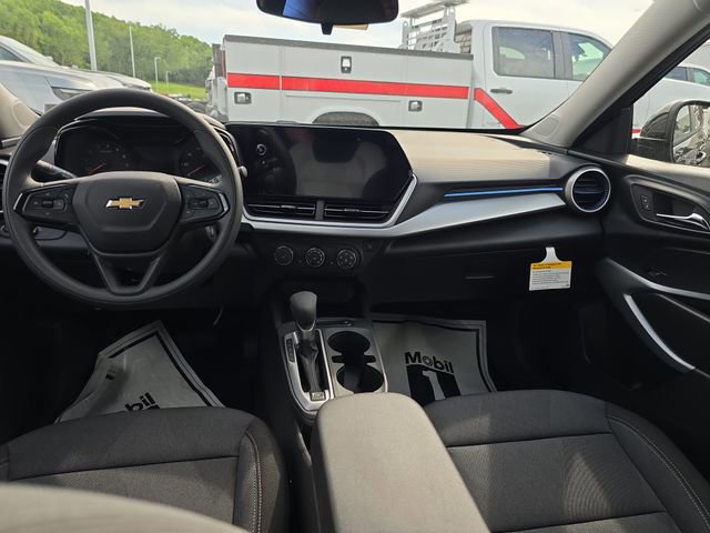New 2026 Chevrolet Trax LS w/ LS Convenience Package FWD image 11