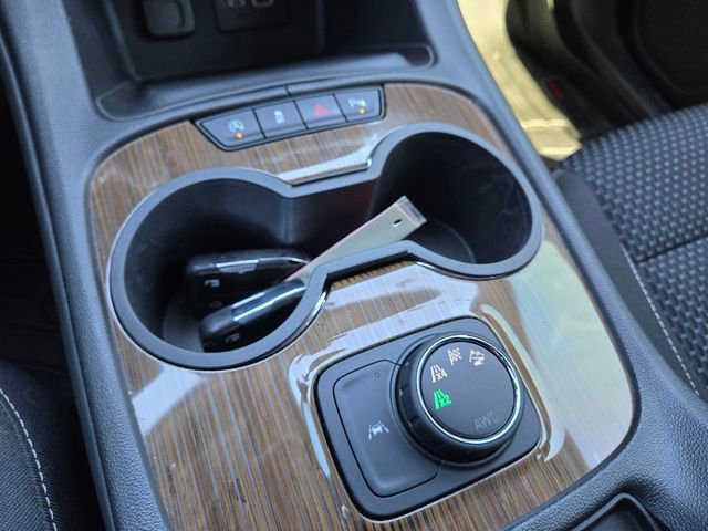 Used 2023 GMC Acadia SLE image 19