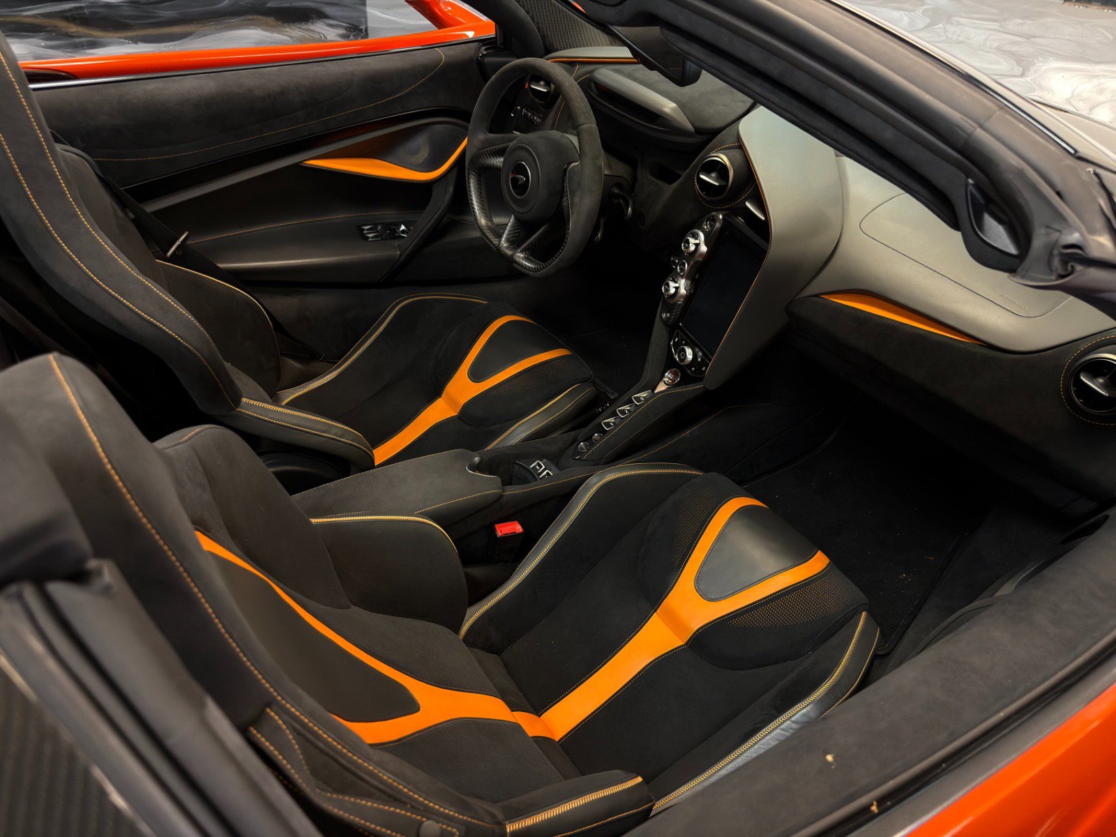Used 2021 McLaren 720S Performance RWD image 18