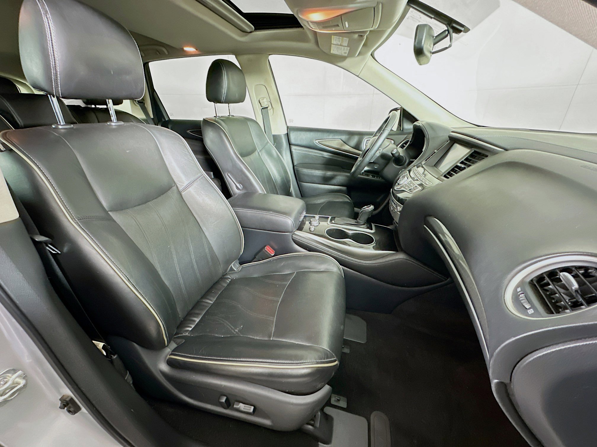 Used 2018 INFINITI QX60 Luxe AWD/4WD image 32