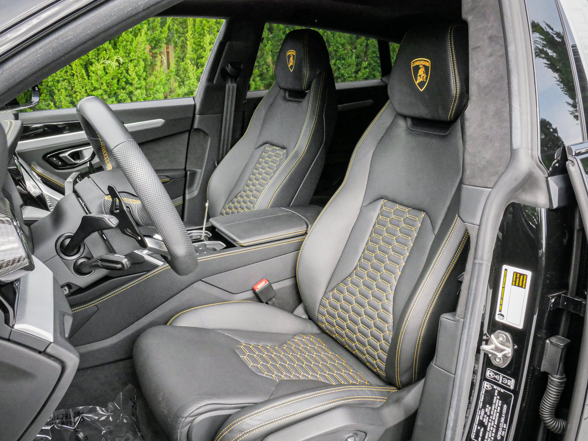 Used 2021 Lamborghini Urus AWD/4WD image 16