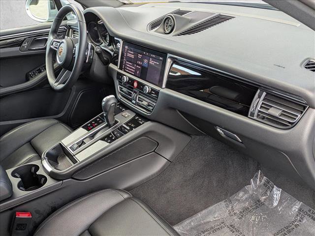 Used 2024 Porsche Macan image 23