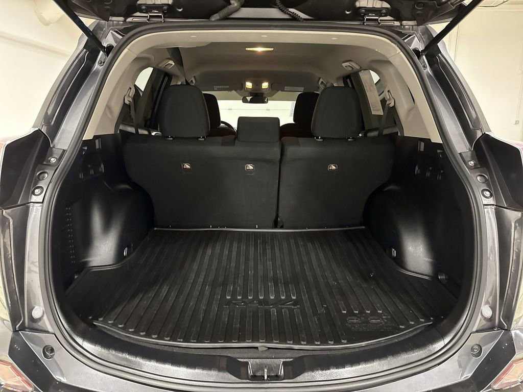Used 2018 Toyota RAV4 LE w/ All Weather Liner Package FWD image 23