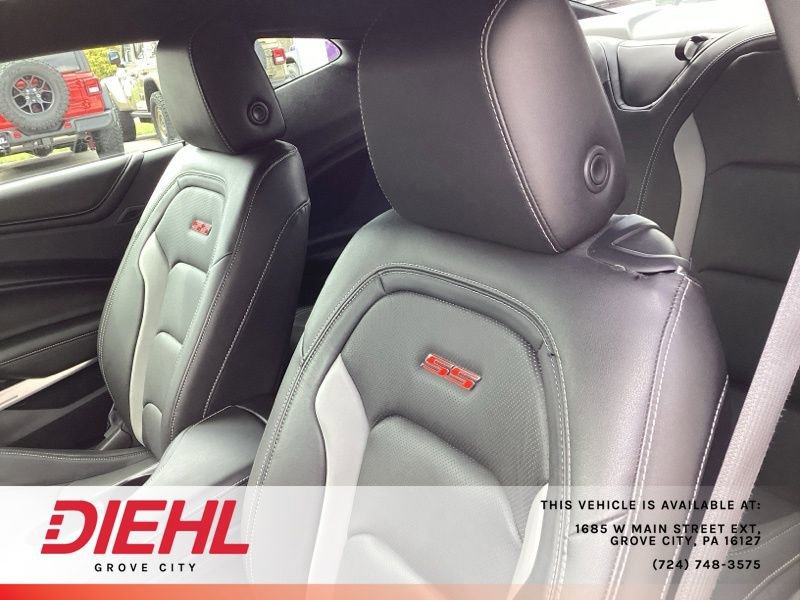 Used 2016 Chevrolet Camaro SS RWD image 16