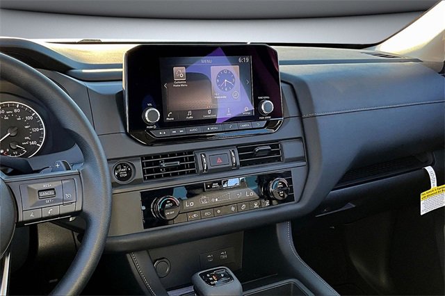 New 2025 Nissan Pathfinder S image 6