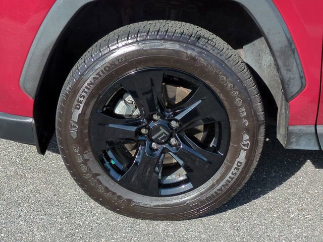 Used 2023 Toyota RAV4 XLE w/ Convenience Package FWD image 11
