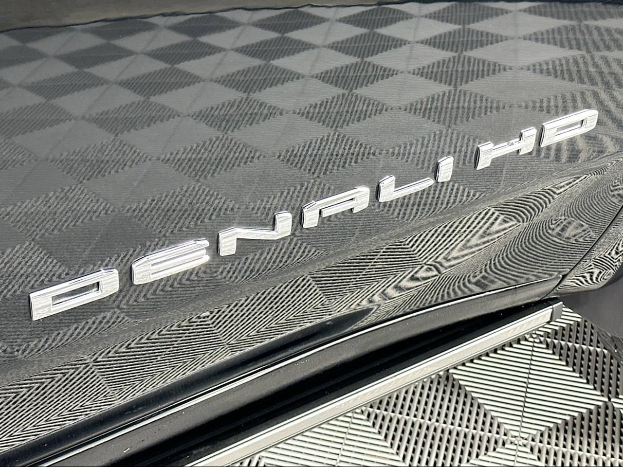 Used 2024 GMC Sierra 3500 Denali Ultimate image 18