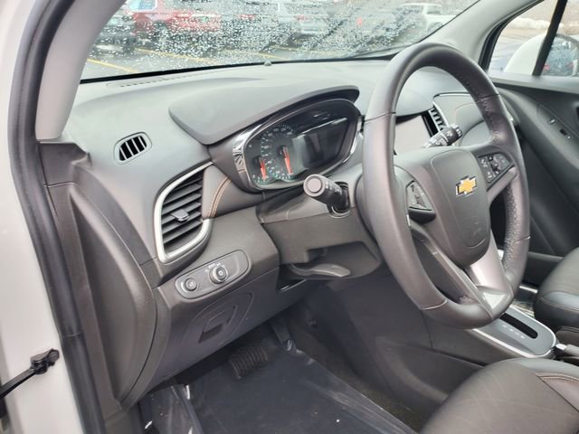 Used 2022 Chevrolet Trax LT w/ LT Convenience Package image 22