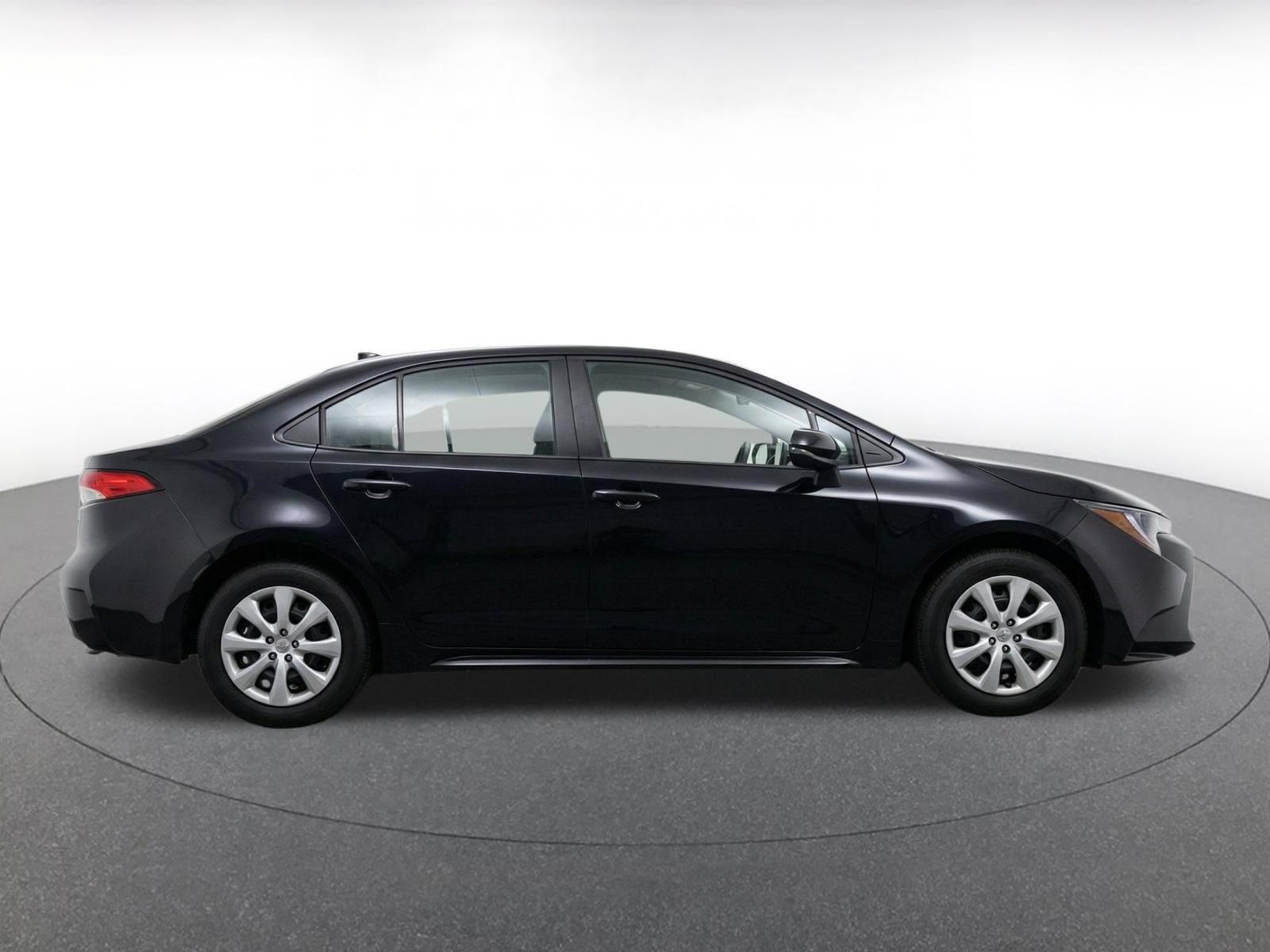 Used 2025 Toyota Corolla LE FWD image 10