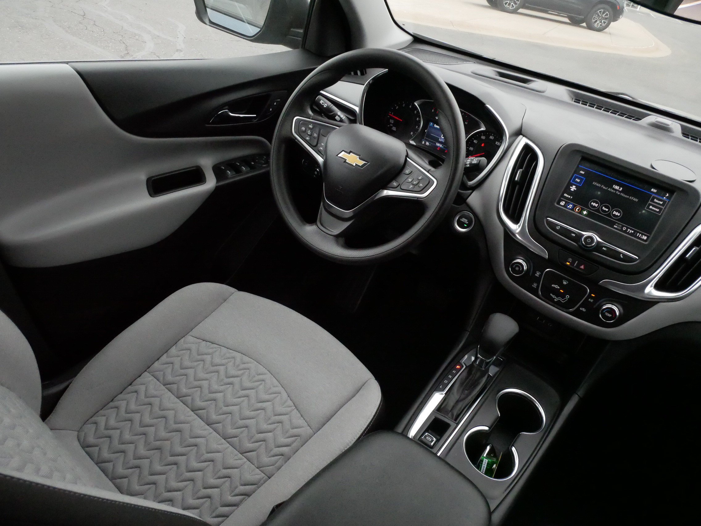 Used 2024 Chevrolet Equinox LS w/ LS Convenience Package AWD/4WD image 9