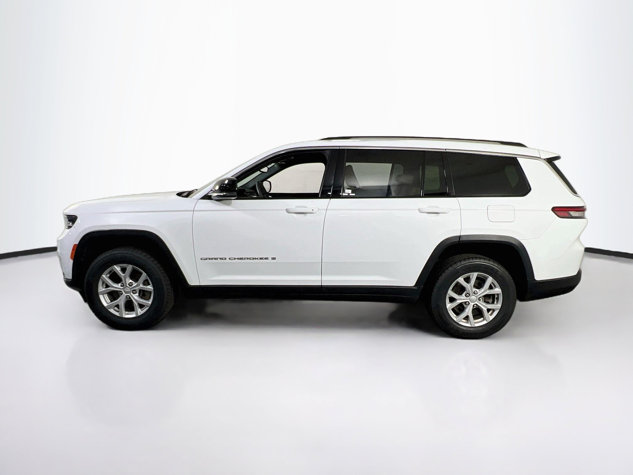 Used 2023 Jeep Grand Cherokee L Limited AWD/4WD image 8
