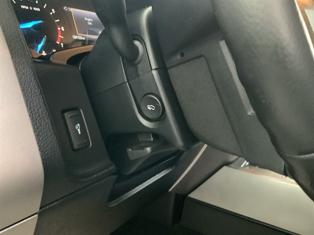 Used 2017 Ford Expedition XLT AWD/4WD image 33