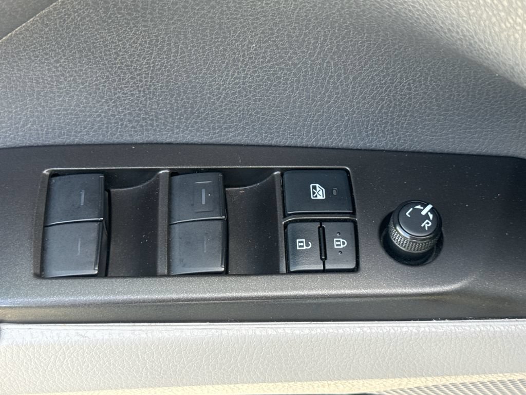 Used 2022 Toyota Camry SE FWD image 14