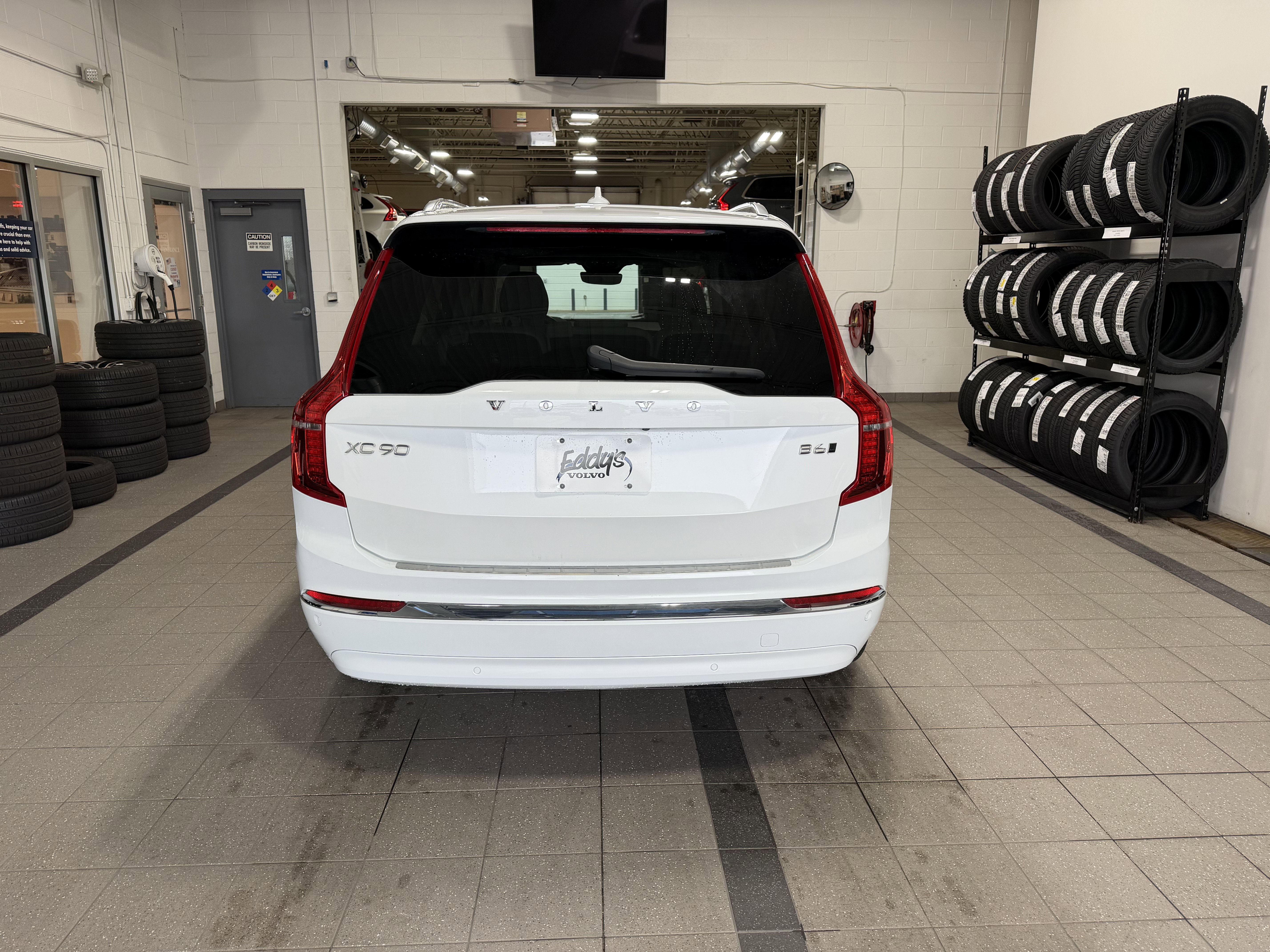 Used 2023 Volvo XC90 B6 Ultimate w/ Lounge Package AWD/4WD image 8