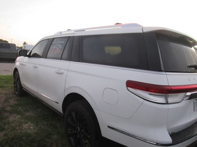 Used 2024 Lincoln Navigator L Reserve AWD/4WD image 4