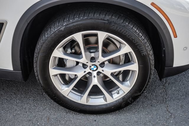 Used 2022 BMW X5 xDrive40i AWD/4WD image 22