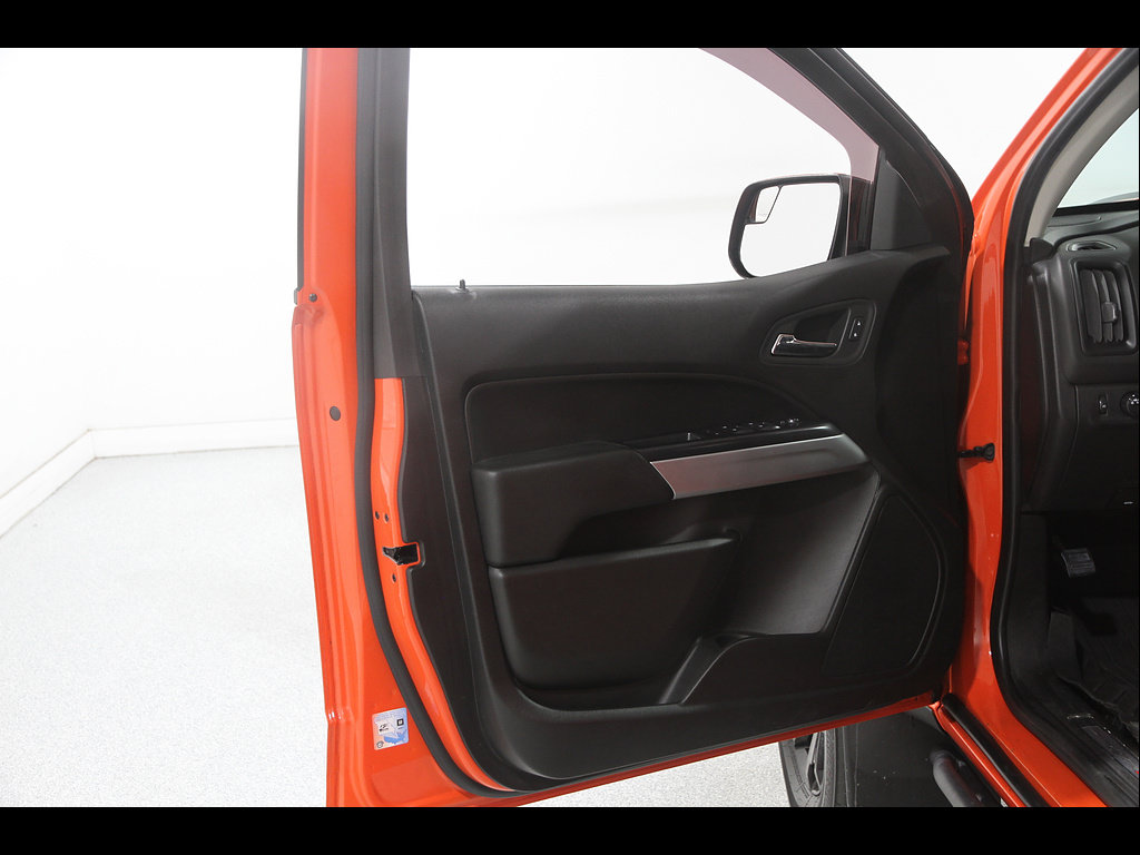 Certified 2019 Chevrolet Colorado ZR2 w/ ZR2 Dusk Special Edition AWD/4WD image 4