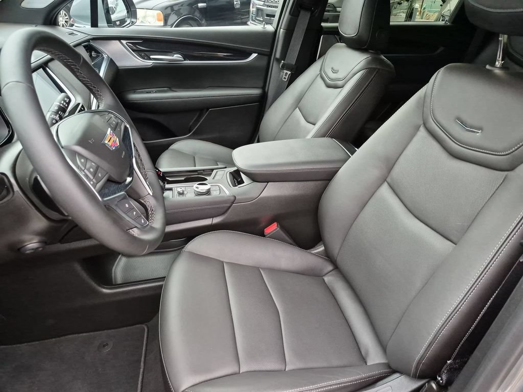 Used 2026 Cadillac XT5 Premium Luxury w/ Driver Assist Package FWD image 12