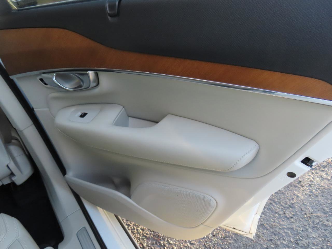 Used 2018 Volvo XC90 T6 Inscription w/ Convenience Package AWD/4WD image 19