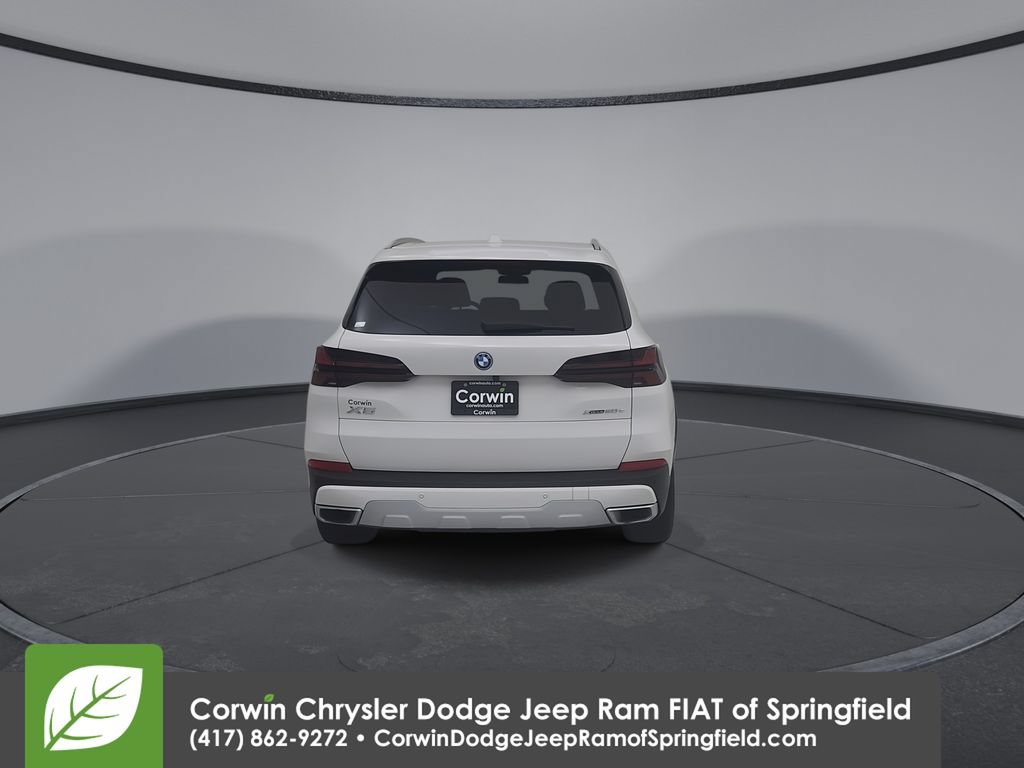 Used 2025 BMW X5 xDrive50e AWD/4WD image 13