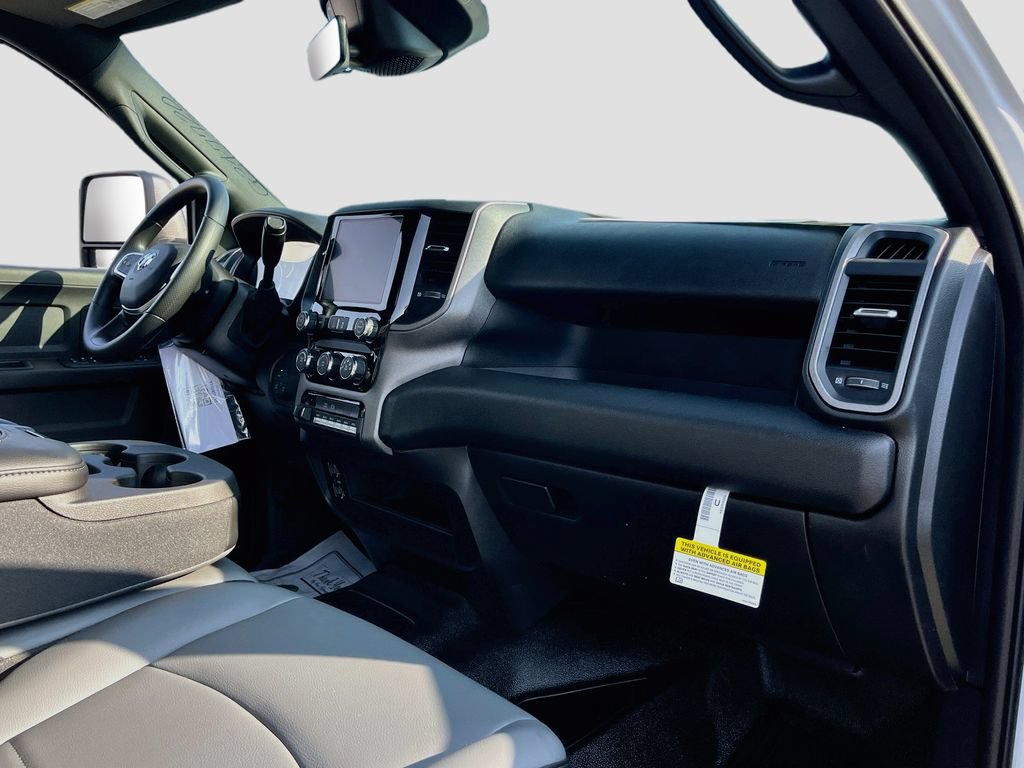 New 2026 RAM 5500 Tradesman w/ Chrome Appearance Group AWD/4WD image 25
