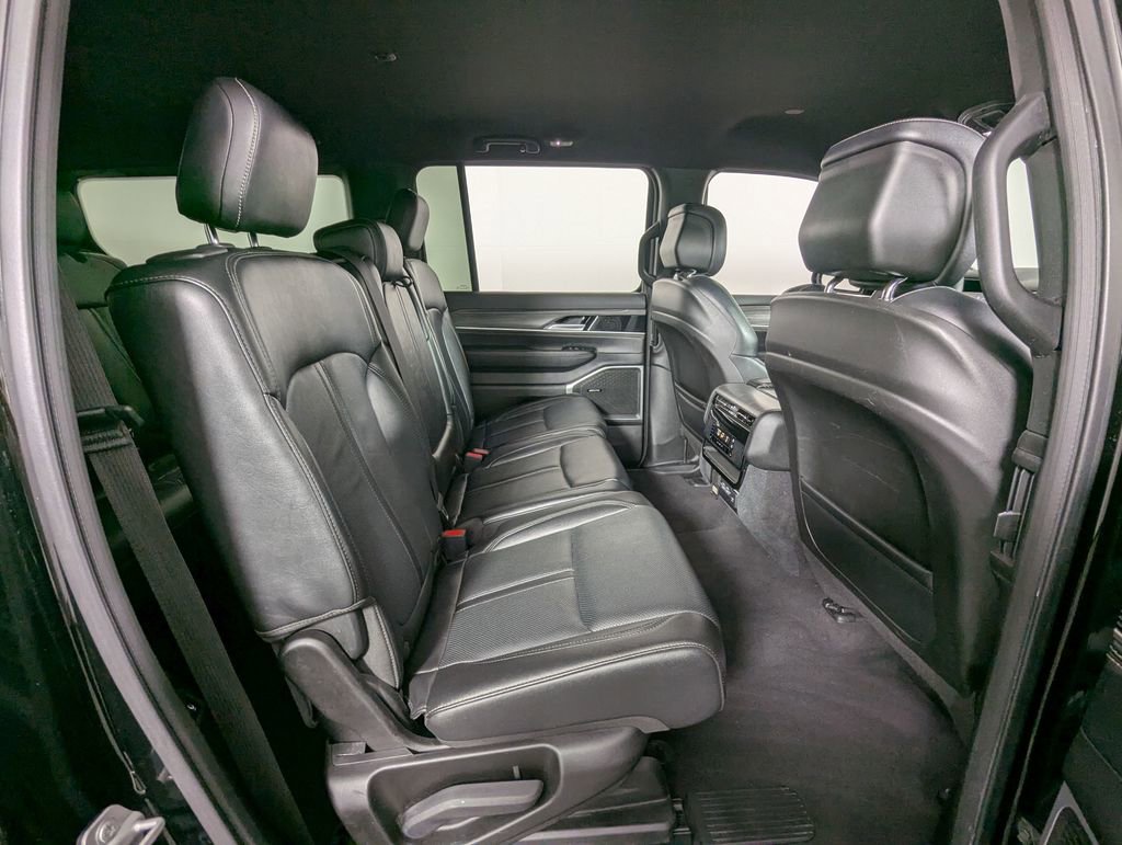 Used 2024 Jeep Wagoneer Series II w/ Flexible Seating Group RWD image 33