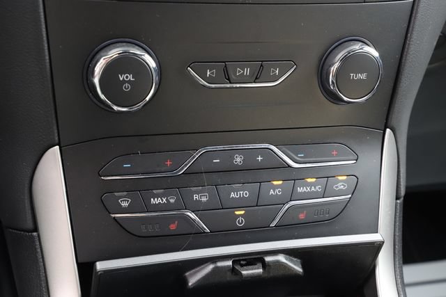 Used 2020 Ford Edge ST-Line w/ Cold Weather Package AWD/4WD image 30