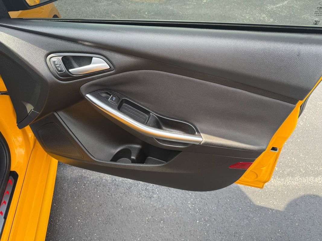 Used 2016 Ford Focus ST image 19