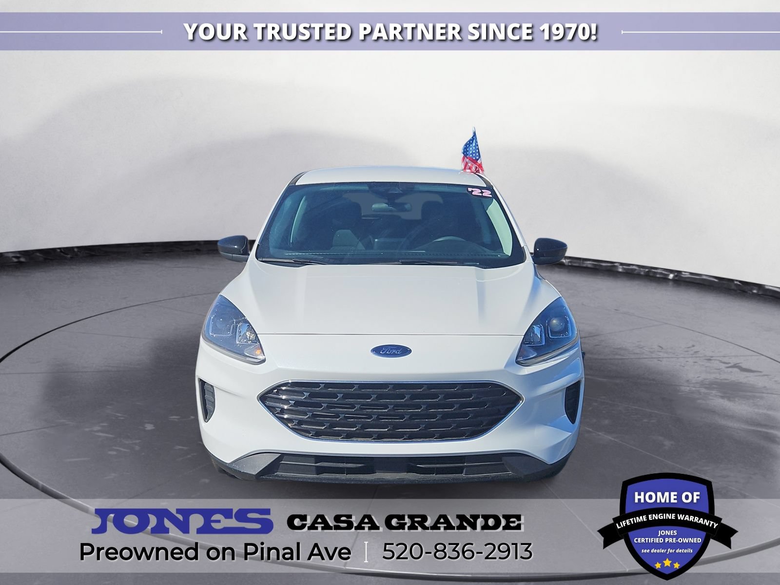 Used 2022 Ford Escape SE w/ SE Sport Appearance Package FWD image 2